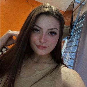 Meet your Posher, Flavie